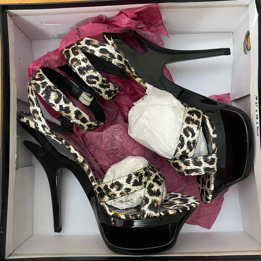 New in box black Animal Print size 7 high heels